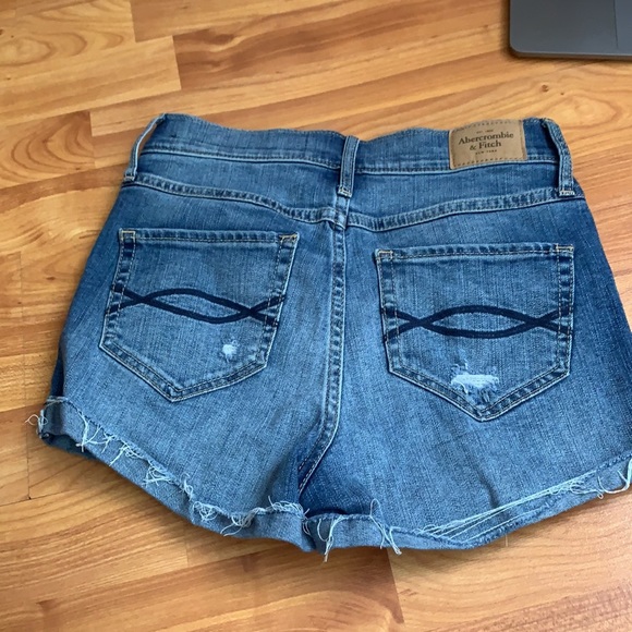 High rise Abercrombie shorts - Picture 2 of 3